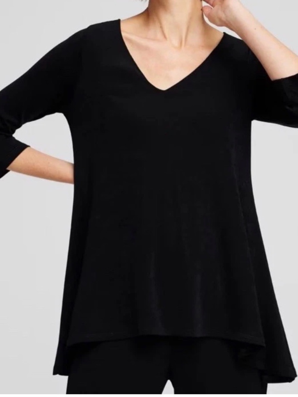 NWT CHICOS TRAVELERS VNECK HIGH LOW BLK TOP SZ 2 (12/14/LG)